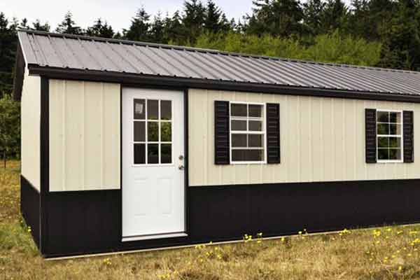 Shed with two-toned siding in cream and chocolate